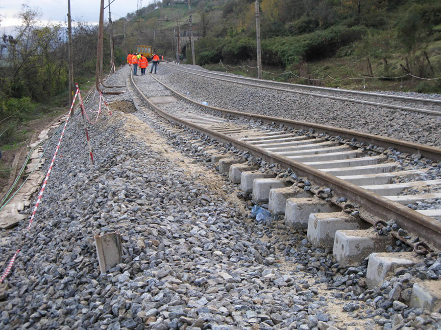 GIORNATA NAZIONALE DELLE FERROVIE DIMENTICATE: INIZIATIVA A CROTONE “RIPARTIAMO CON IL TRENO SULLA LINEA JONICA”