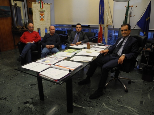 Strada provinciale nel centro abitato di Girifalco, il Presidente della Provincia Bruno incontra i consiglieri delle minoranze