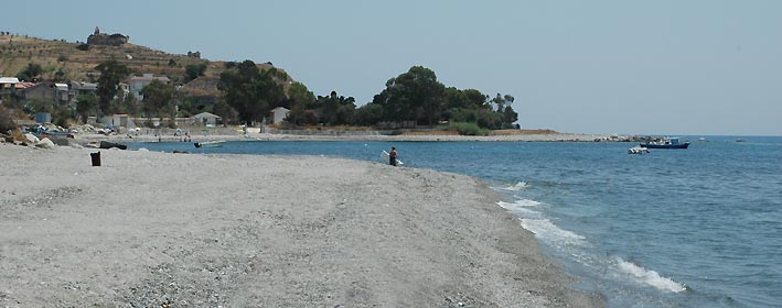 Ordigni bellici scoperti su spiaggia del Reggino e fatti brillare