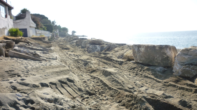 I deputati Cinquestelle: “Bonificare la spiaggia di Bocale invasa dai rifiuti”