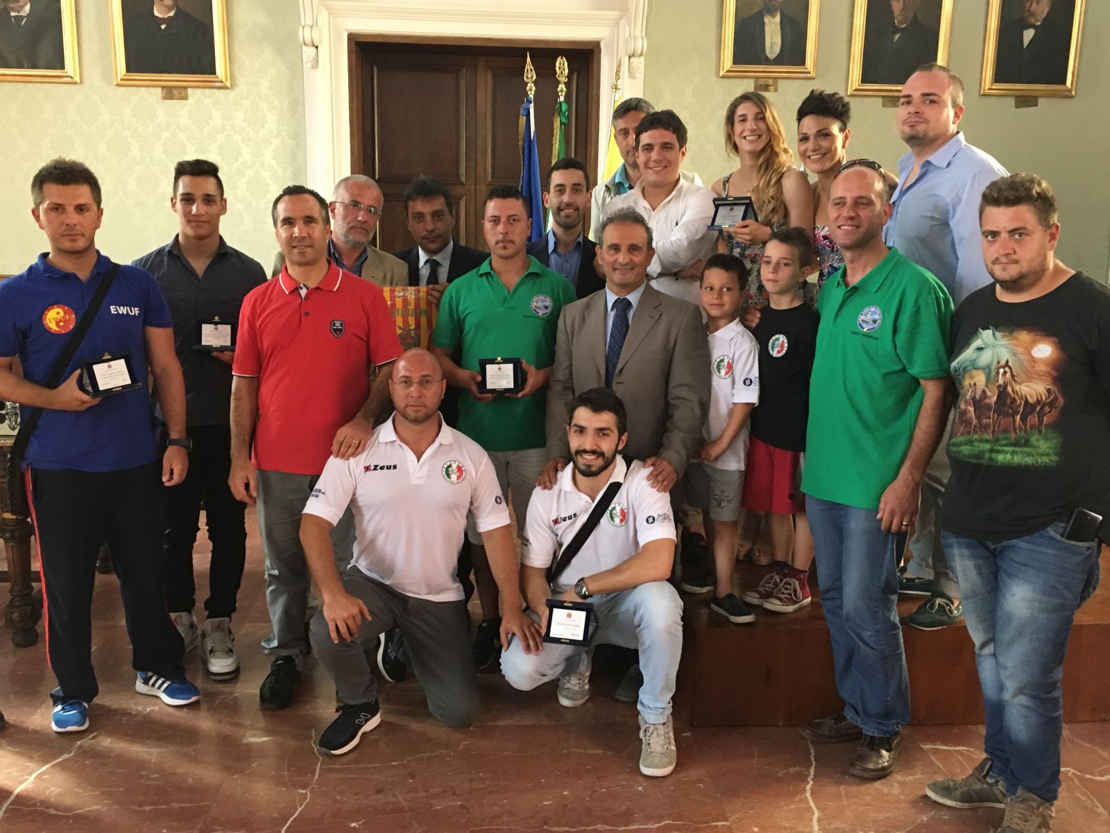 Sportivi catanzaresi premiati dall’assessore Mungo e i consiglieri Lostumbo e Polimeni