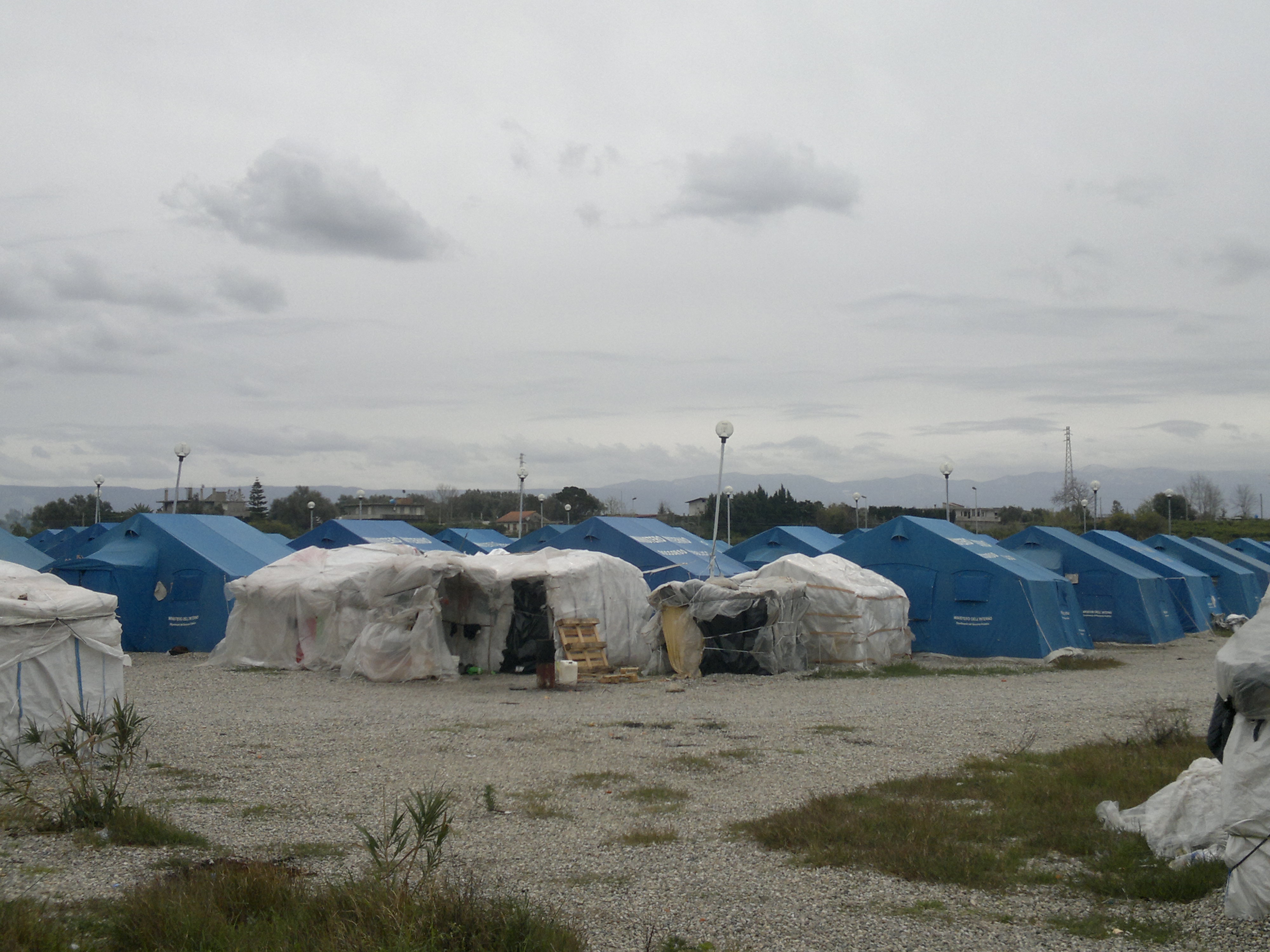 Rosarno: 7 anni dopo rivolta, ancora tendopoli e baracche