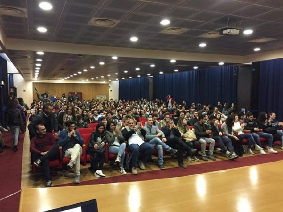 Unical, raccolte in un volume tesi del master in Intelligence