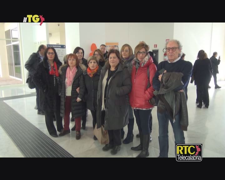 CATANZARO/ Sit-in alla Regione degli psicologi in servizio nelle Asp: “Serve una soluzione”(VIDEO)