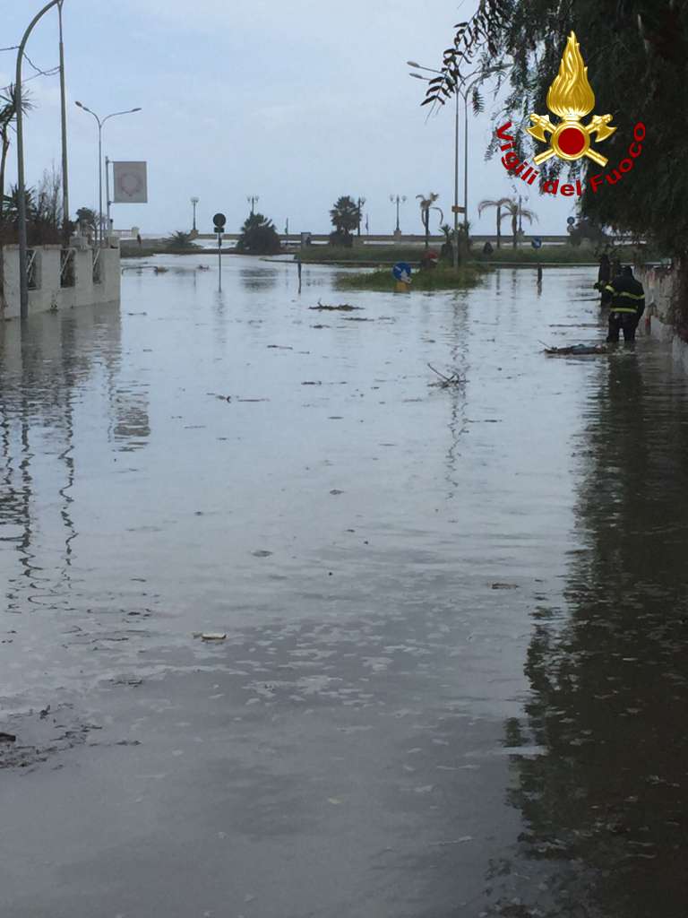 Coldiretti: “La mareggiata sulla costa tirrenica Catanzarese ha provocato ingenti danni”