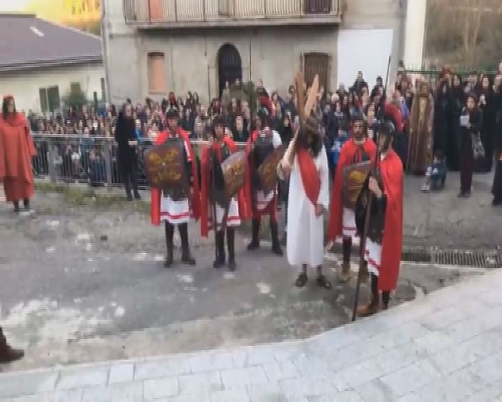 II^ EDIZIONE DELLA “VIA CRUCIS VIVENTE” A CARLOPOLI E PANETTIERI