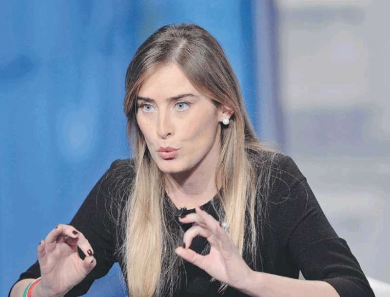 Maria Elena Boschi di nuovo a San Luca: “Continua l’impegno per i giovani di qui”