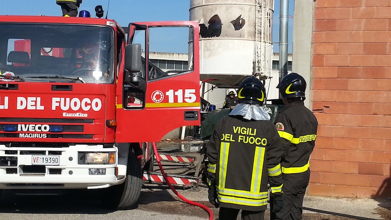 Incendio al depuratore, paura a Gioia Tauro