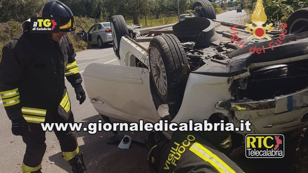 Lamezia, 2 feriti in un incidente stradale