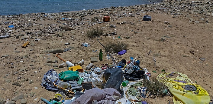 Catanzaro, rifiuti in spiaggia/ Riunione Cavallaro-Sieco su input del sindaco: “Prelevati campioni per analisi in base a ciò prevede la legge, lunedì gli esiti, da martedì la rimozione”