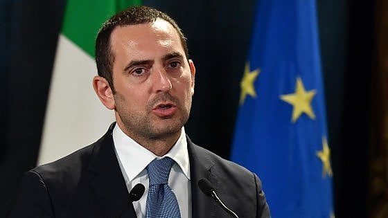 Insulti sessisti, Spadafora contro Salvini. Il vicepremier: “Si dimetta”