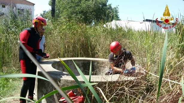 Cadavere di un uomo in fondo a un pozzo ad Isola Capo Rizzuto