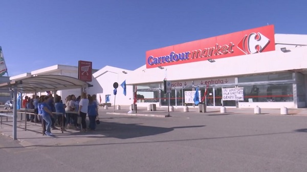 Carrefour di Crotone, incontro al Mise il 21 novembre