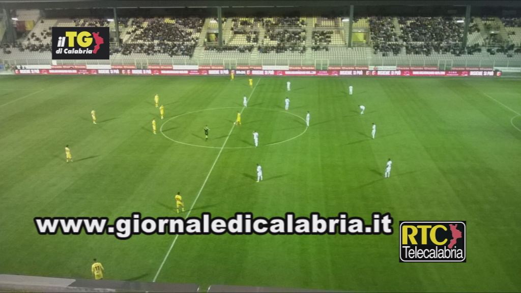 Catanzaro-Rende 1-1, fischi e contestazioni per squadra e società di casa