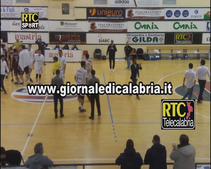 Planet Basket Catanzaro-Pallacanestro Salerno 73-72, esordio vittorioso con Dimitrovic devastante