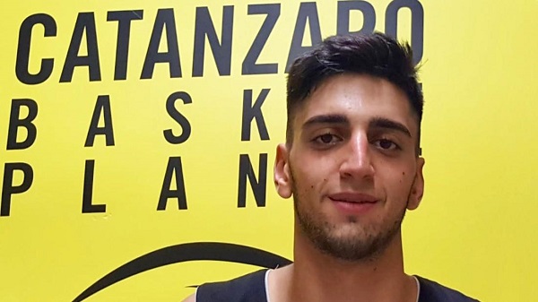 Catanzaro Basket Planet-Forio 82-83, sconfitta amarissima nei secondi  finali per i calabresi