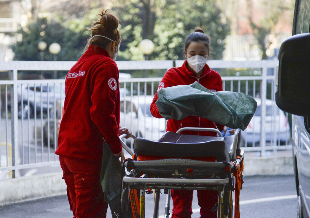 Coronavirus, salgono a undici le vittime italiane: morti altri quattro ultrasettantenni