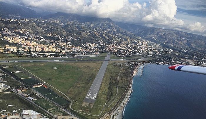 I sindacati: “Il sistema aeroportuale è fondamentale e va tutelato per il futuro della Calabria”