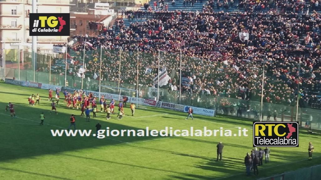 Calcio, Reggina virtualmente promossa in serie B