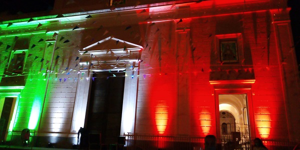 Lamezia, la Chiesa Matrice si tinge di bianco, rosso e verde