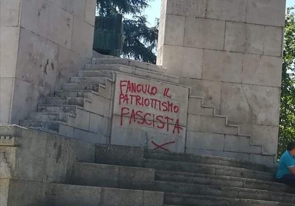 Cosenza/ Imbrattato Monumento ai Caduti, CasaPound: “Gesto vergognoso”