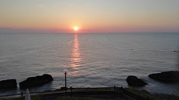 Badolato/ Università delle Generazioni: “La Calabria saluti il mondo all’alba e al tramonto tutti i giorni”