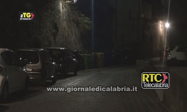 Cara Catanzaro: “La nuova illuminazione pubblica crea pericolo ed insicurezza, sul decoro non si risparmia”(VIDEO)