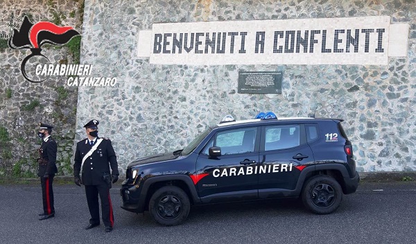 Anziana picchiata a Conflenti, arrestata una coppia