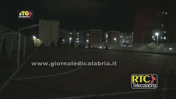 Catanzaro, campetto sportivo al buio in località Corvo (FOTO)