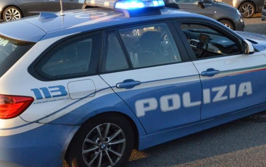 Cosenza, tentano di estorcere denaro per riconsegnare la casa: arrestate 3 persone