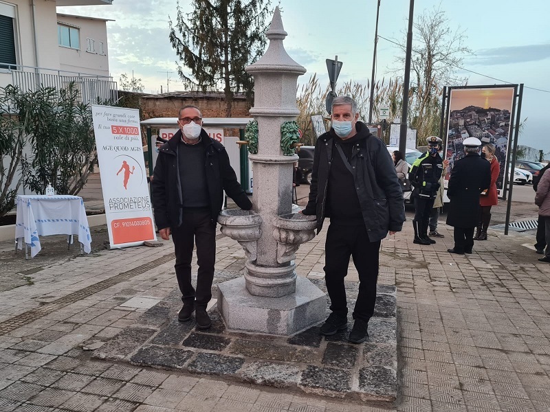 Palmi, l’Associazione Prometeus inaugura una fontana artistica per la rotonda dell’area ex macello