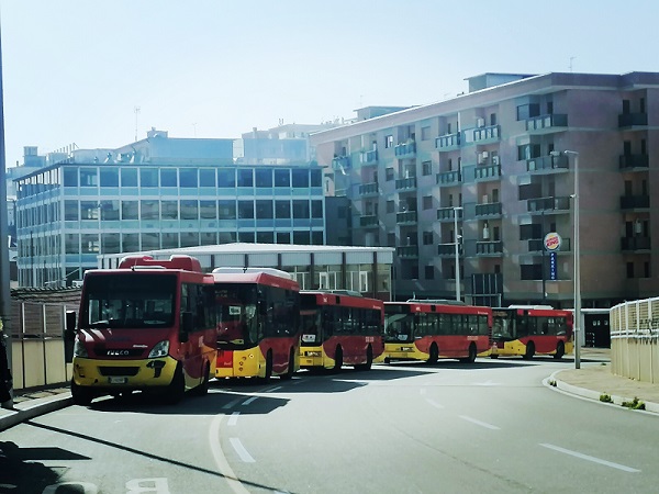 Catanzaro, rafforzate le corse degli autobus in vista della ripresa della didattica in presenza nelle scuole