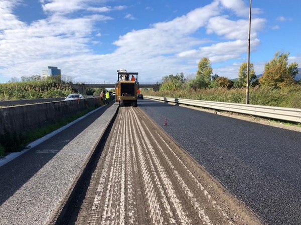 Catanzaro, manutenzione della pavimentazione stradale sulla 280