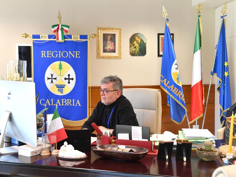 Ordinanza di Spirlì su scuola, ristorazione e spostamenti. Ecco cosa cambia in Calabria dal 26 aprile