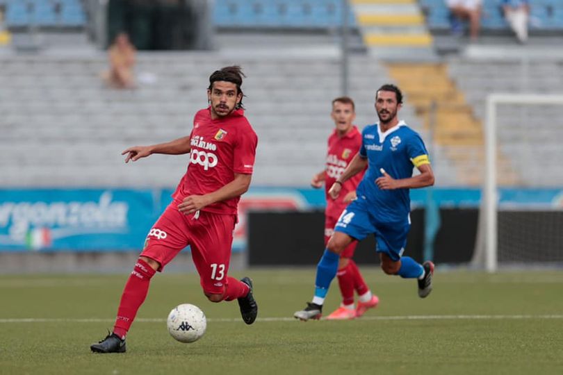 Calcio Coppa Italia, il Catanzaro batte ai rigori il Como (in 10) e supera il turno