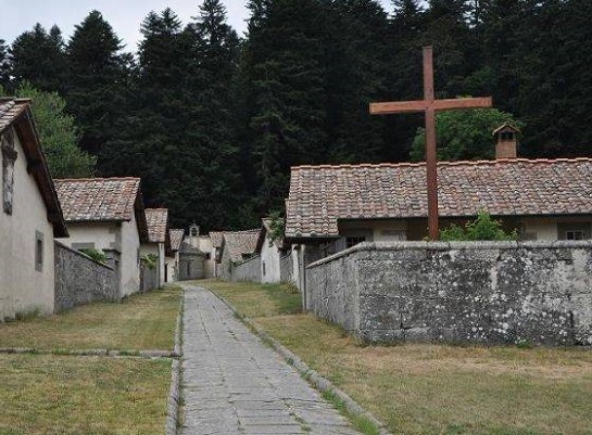 Incendi, in Calabria la lotta del monaco paladino Laudato si