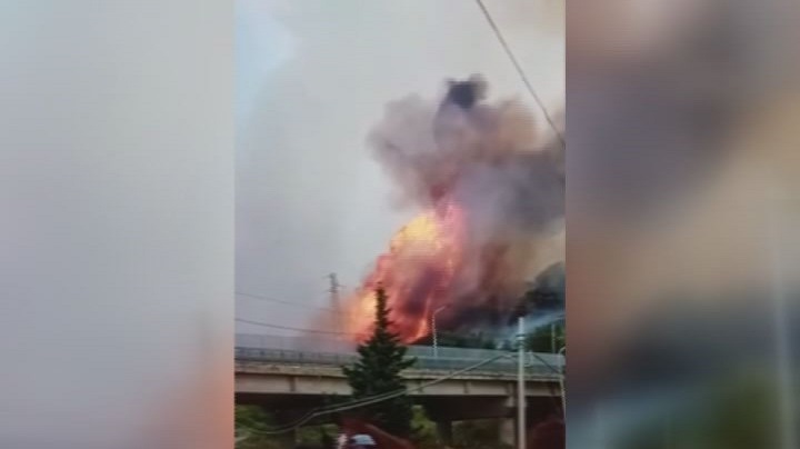 Catanzaro/ Emergenza nel quartiere Siano devastato dagli incendi, residenti evacuati