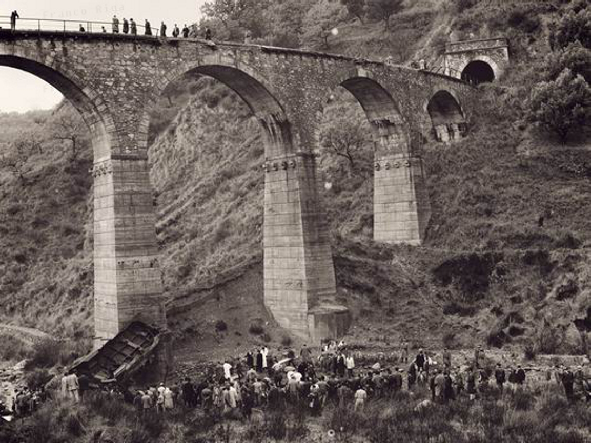 Sessanta anni fa il disastro ferroviario della Fiumarella con 71 vittime, Abramo: “Occorre ricordare sempre”