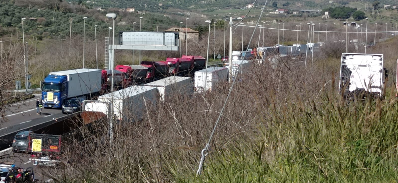 Caro prezzi, proteste degli autotrasportatori sulle strade calabresi