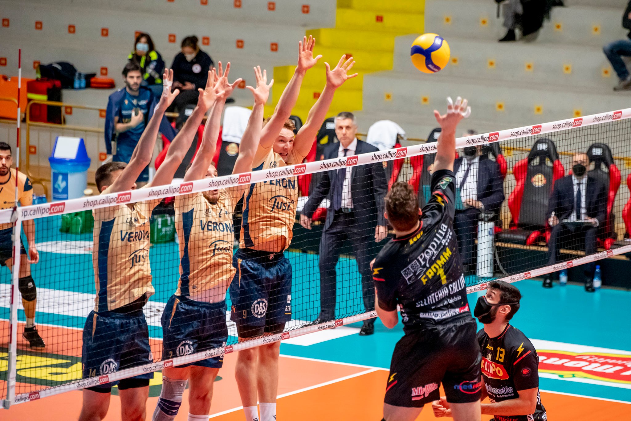 Volley/ Vibo batte Verona 3 a 0. Soverato supera il Club Italia 3 a 1