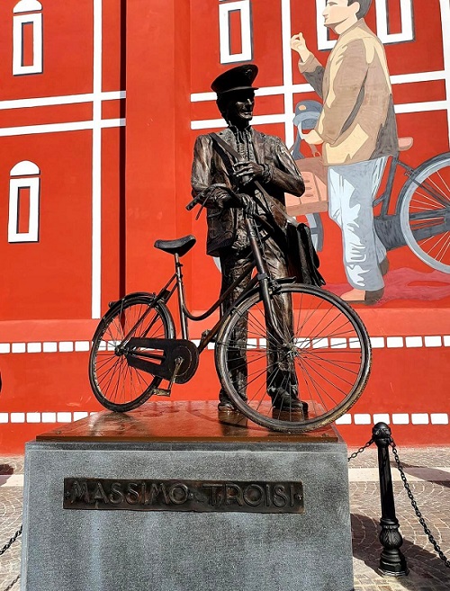 A San Giorgio a Cremano dedicata una statua a Massimo Troisi