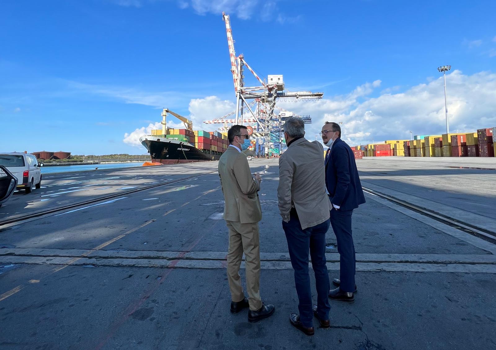 Occhiuto in visita al porto di Gioia Tauro annuncia: “Presto un tavolo operativo per rilanciare l’attività della Zes”