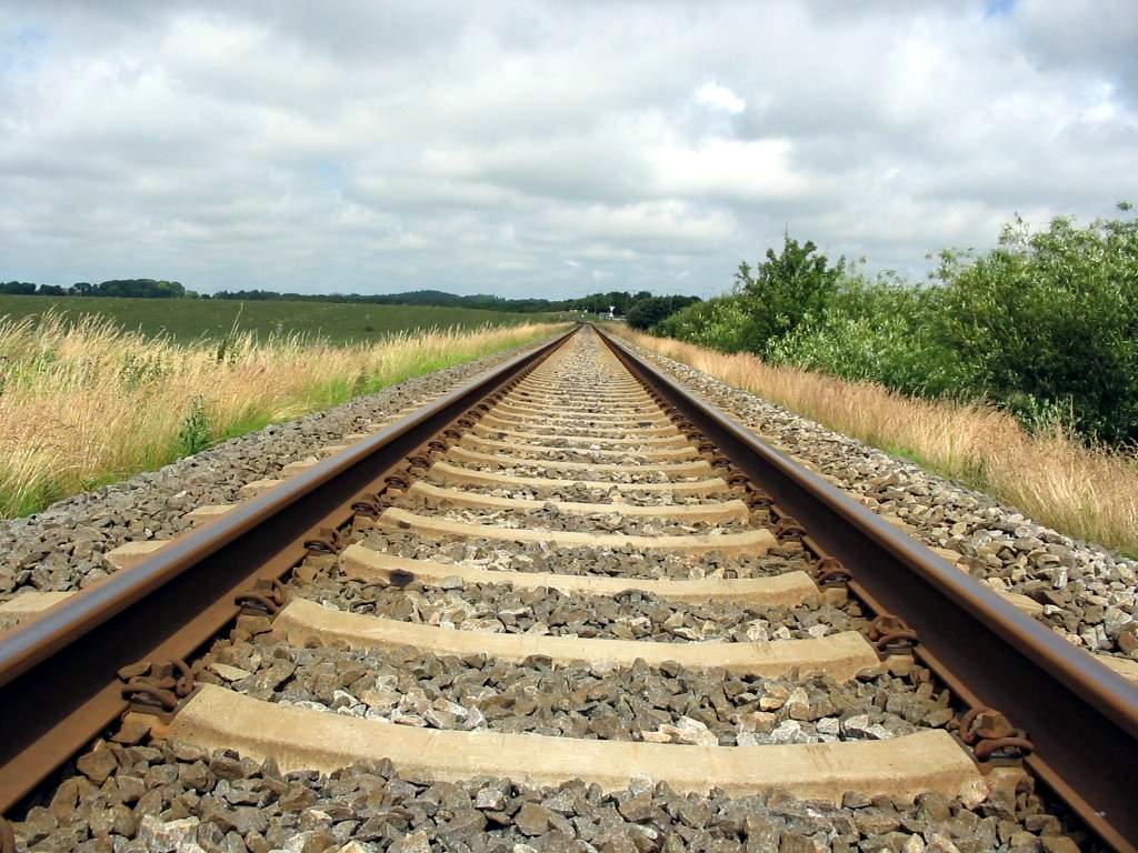 Anziano ottantenne investito da un treno domenica sulla linea tirrenica cosentina