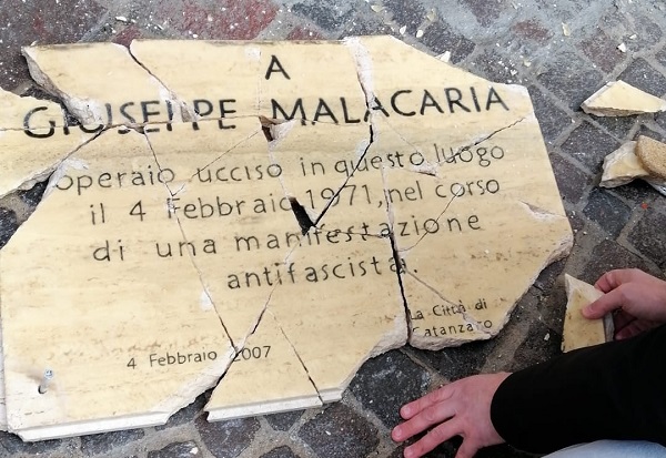 Catanzaro, distrutta la targa dedicata all’operaio antifascista Giuseppe Malacaria