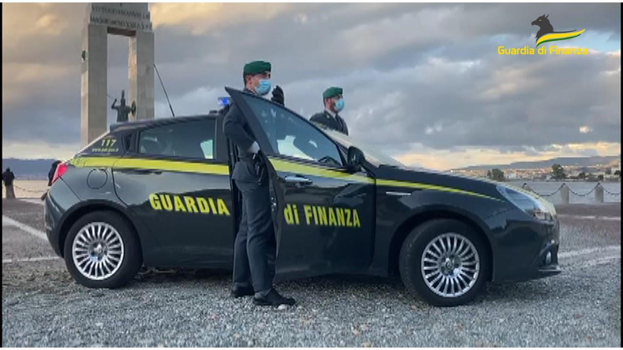 Lauree finte: a Reggio Calabria 10 arresti e sequestro di beni per 3,2 milioni