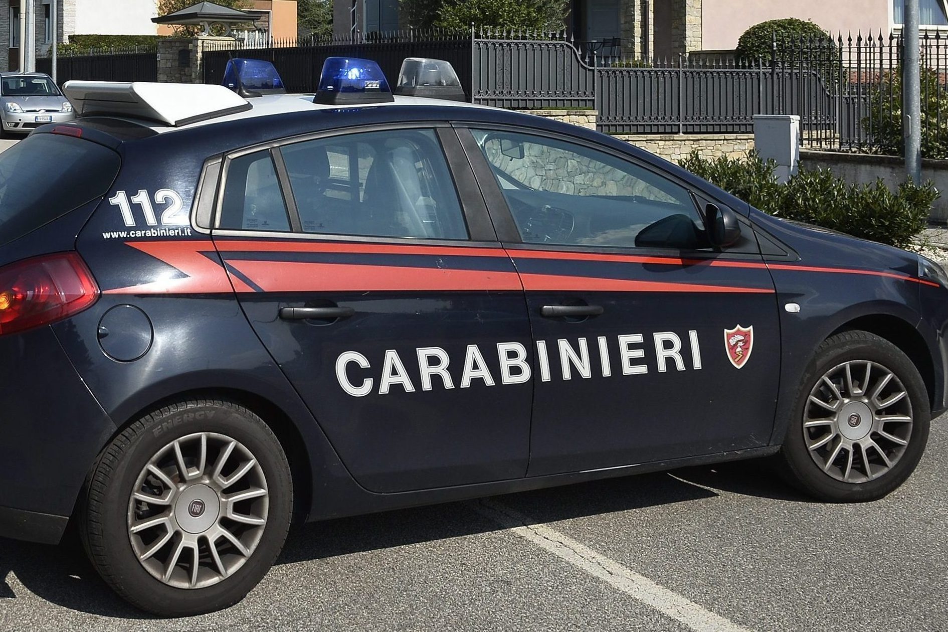 Castrovillari, sorpreso vicino a una scuola con dosi di marijuana: arrestato