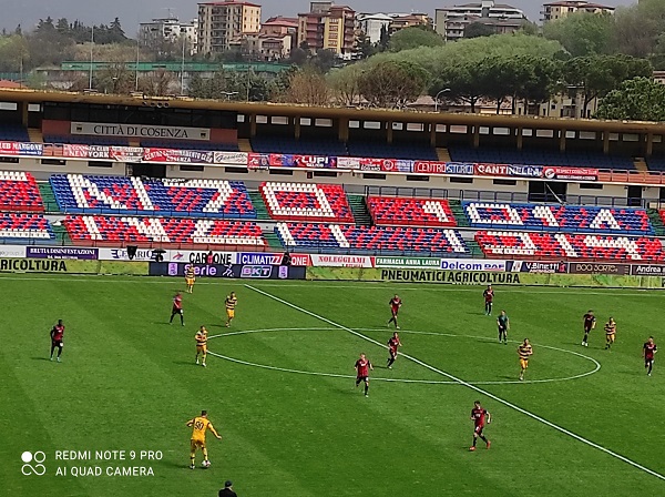 Calcio serie B/ Cosenza-Parma 1-3