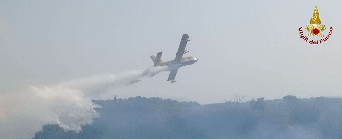 Incendi, numerosi interventi dei vigili del fuoco del comando di Vibo Valentia