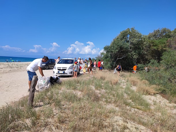 Botricello, si è svolta la giornata ecologica “Salviamo la nostra pineta”