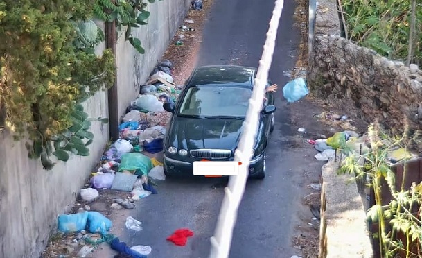 Reggio, scoperto e denunciato il titolare di un’azienda che scaricava rifiuti in strada